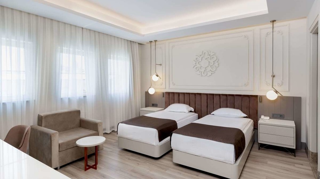 Deluxe Suite with Private Pool 